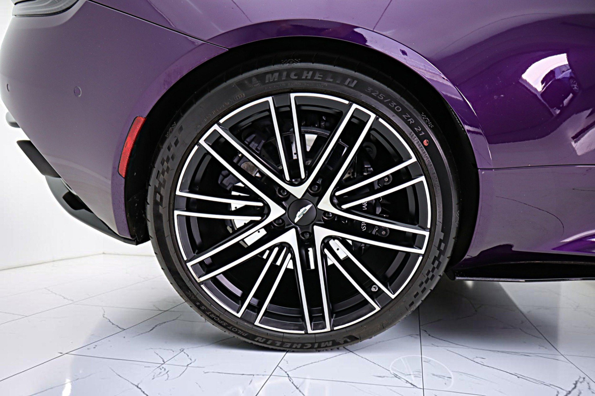 Used 2024 Aston Martin DB12 Coupe RWD image 41