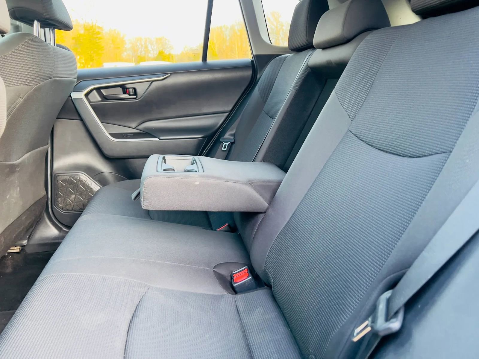 Used 2020 Toyota RAV4 LE w/ All Weather Liner Package image 17