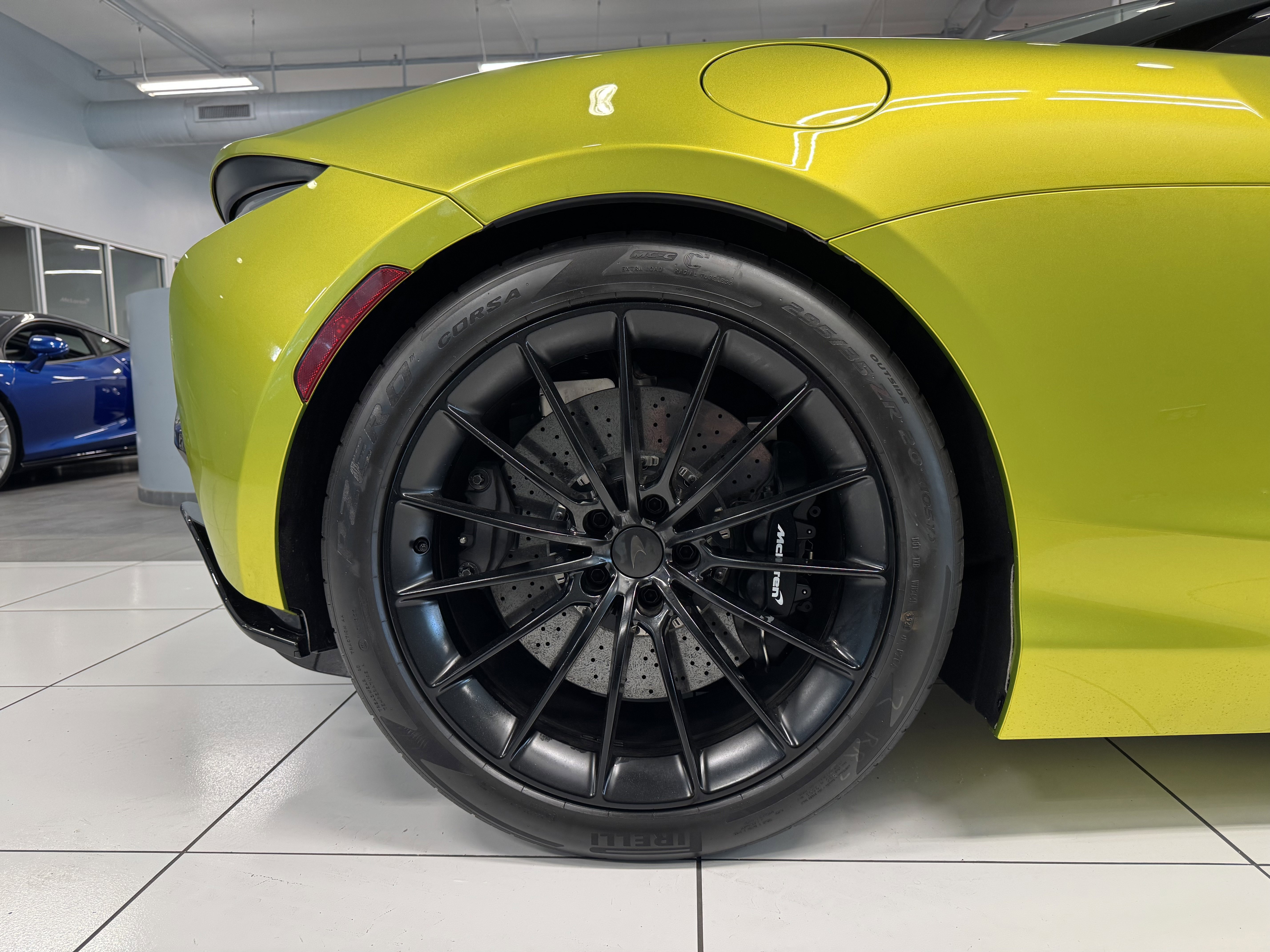 Used 2025 McLaren Artura Spider image 20