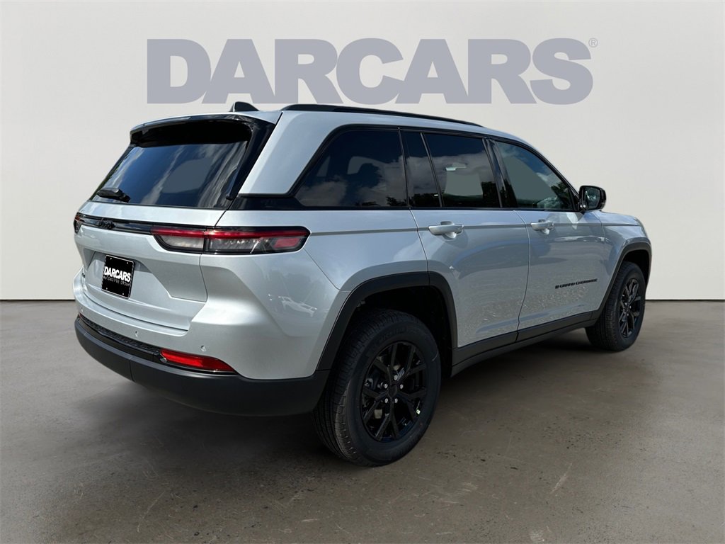 New 2025 Jeep Grand Cherokee Altitude image 7