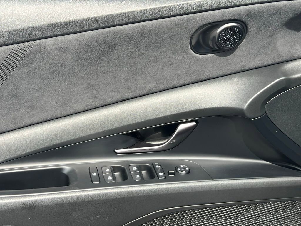 Used 2022 Hyundai Elantra N FWD image 27