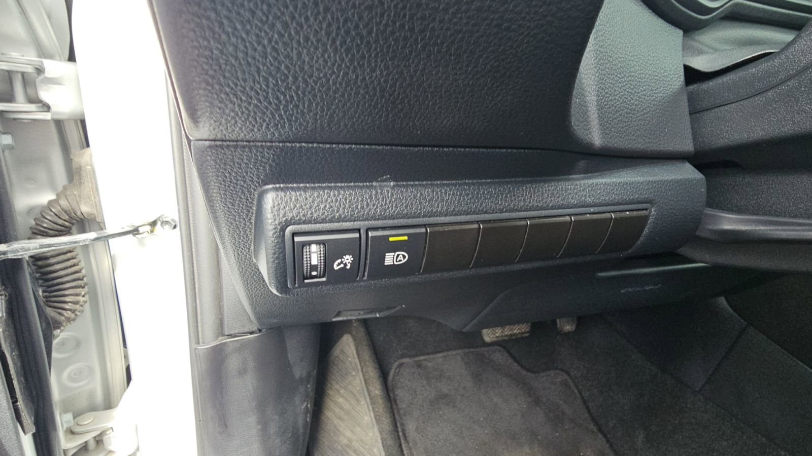 Certified 2024 Toyota Corolla LE w/ LE Convenience Package image 22