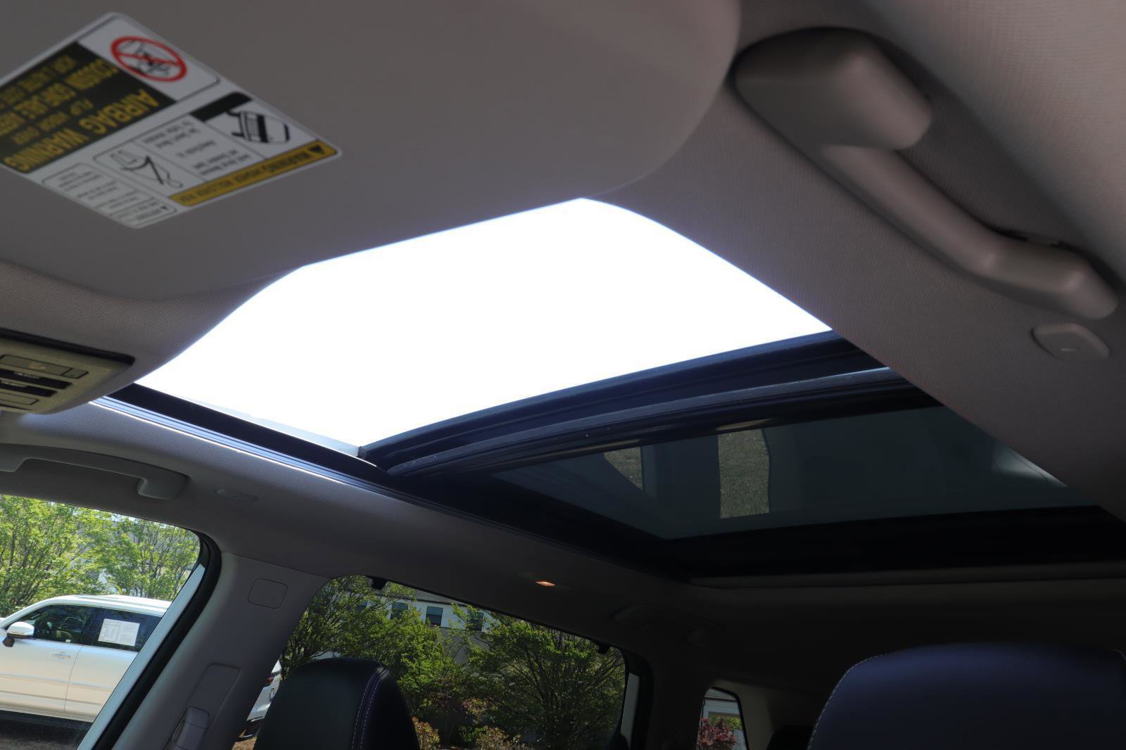 Used 2023 Nissan Rogue SL w/ SL Premium Package image 46