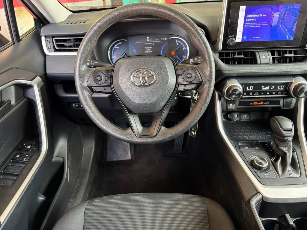 Used 2024 Toyota RAV4 LE AWD/4WD image 14