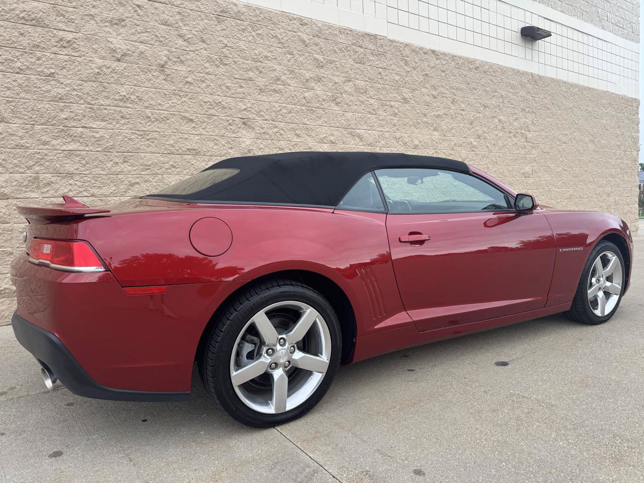 Used 2015 Chevrolet Camaro LT RWD image 13