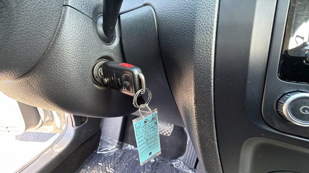 Used 2013 Volkswagen Jetta SE FWD image 16