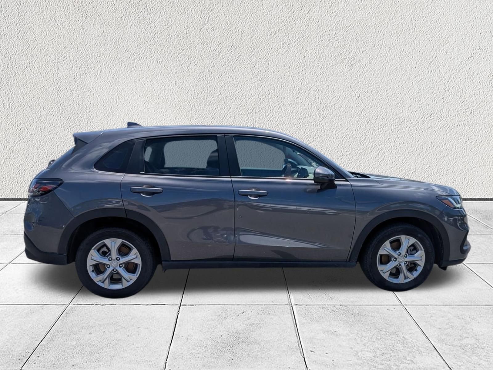 Used 2024 Honda HR-V LX image 2