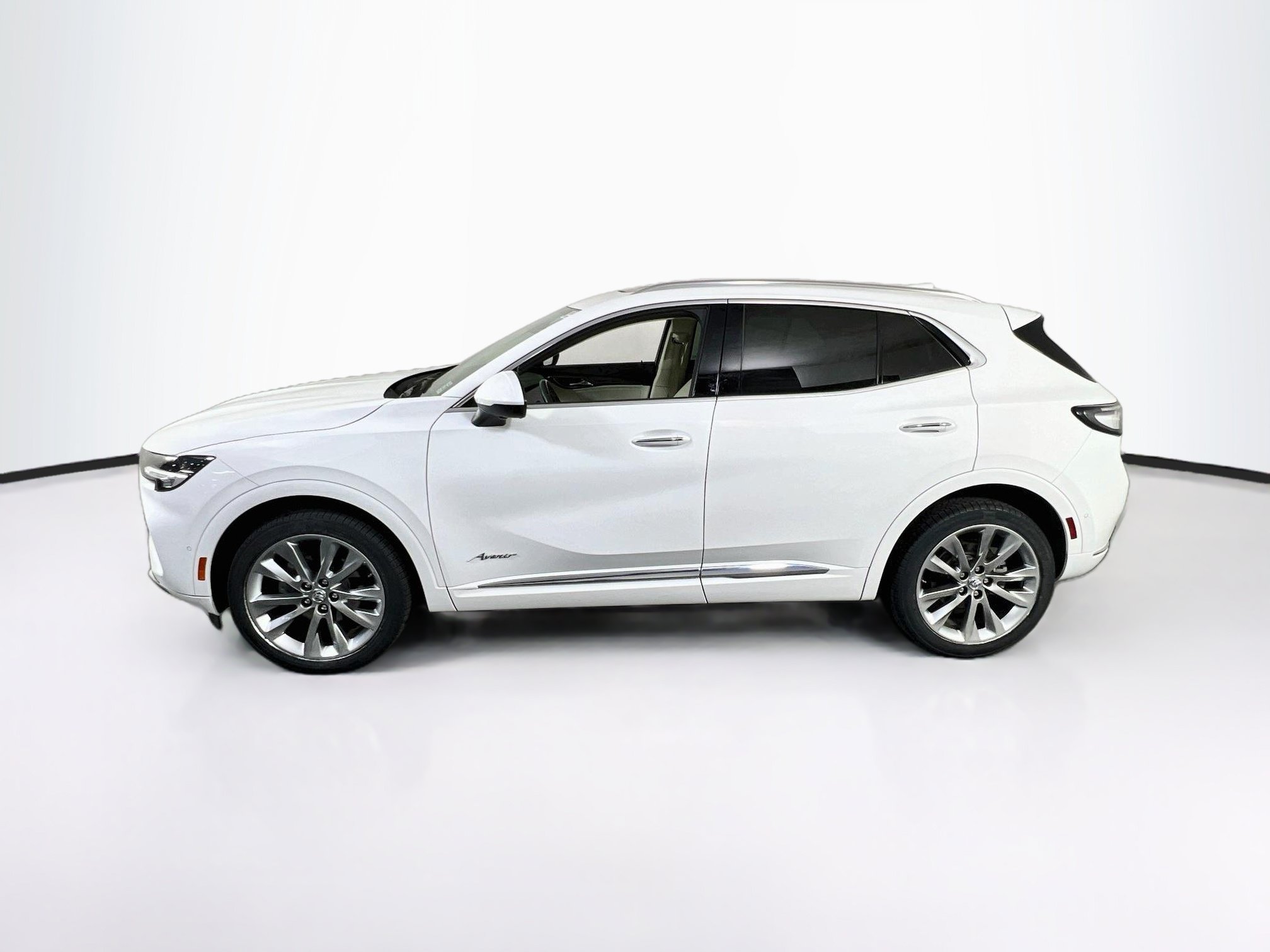 Used 2022 Buick Envision Avenir w/ Technology Package II FWD image 8