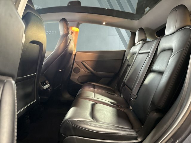 Used 2021 Tesla Model Y Long Range image 12