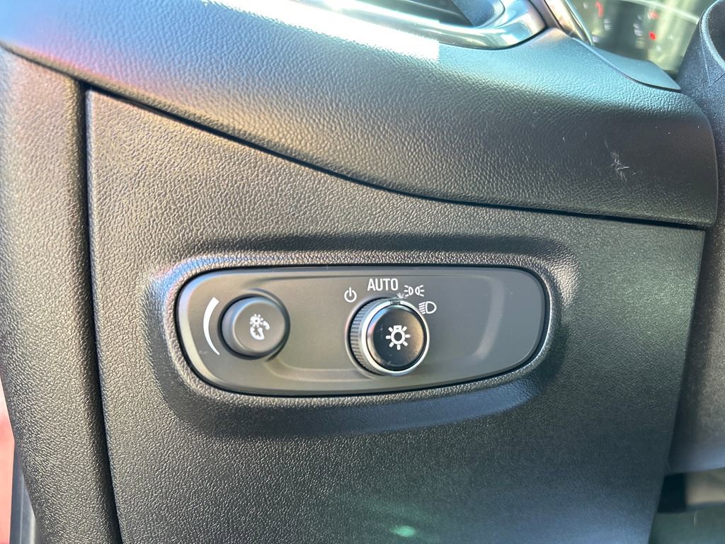 Used 2019 Chevrolet Equinox LT FWD image 22