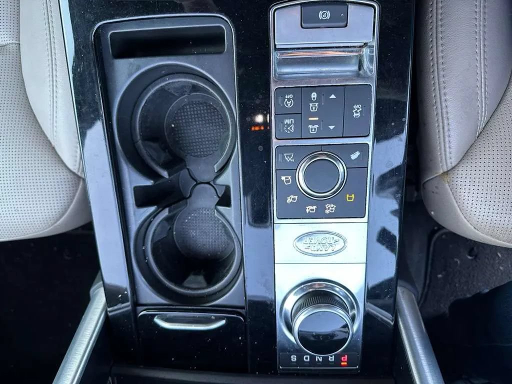 Used 2017 Land Rover Discovery HSE AWD/4WD image 30