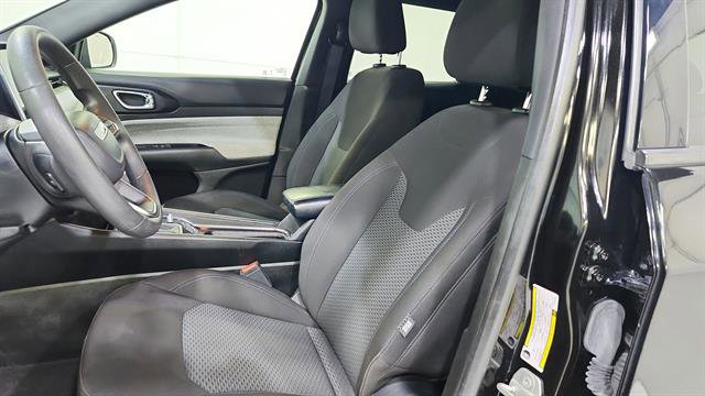 Used 2023 Jeep Compass Sport AWD/4WD image 12