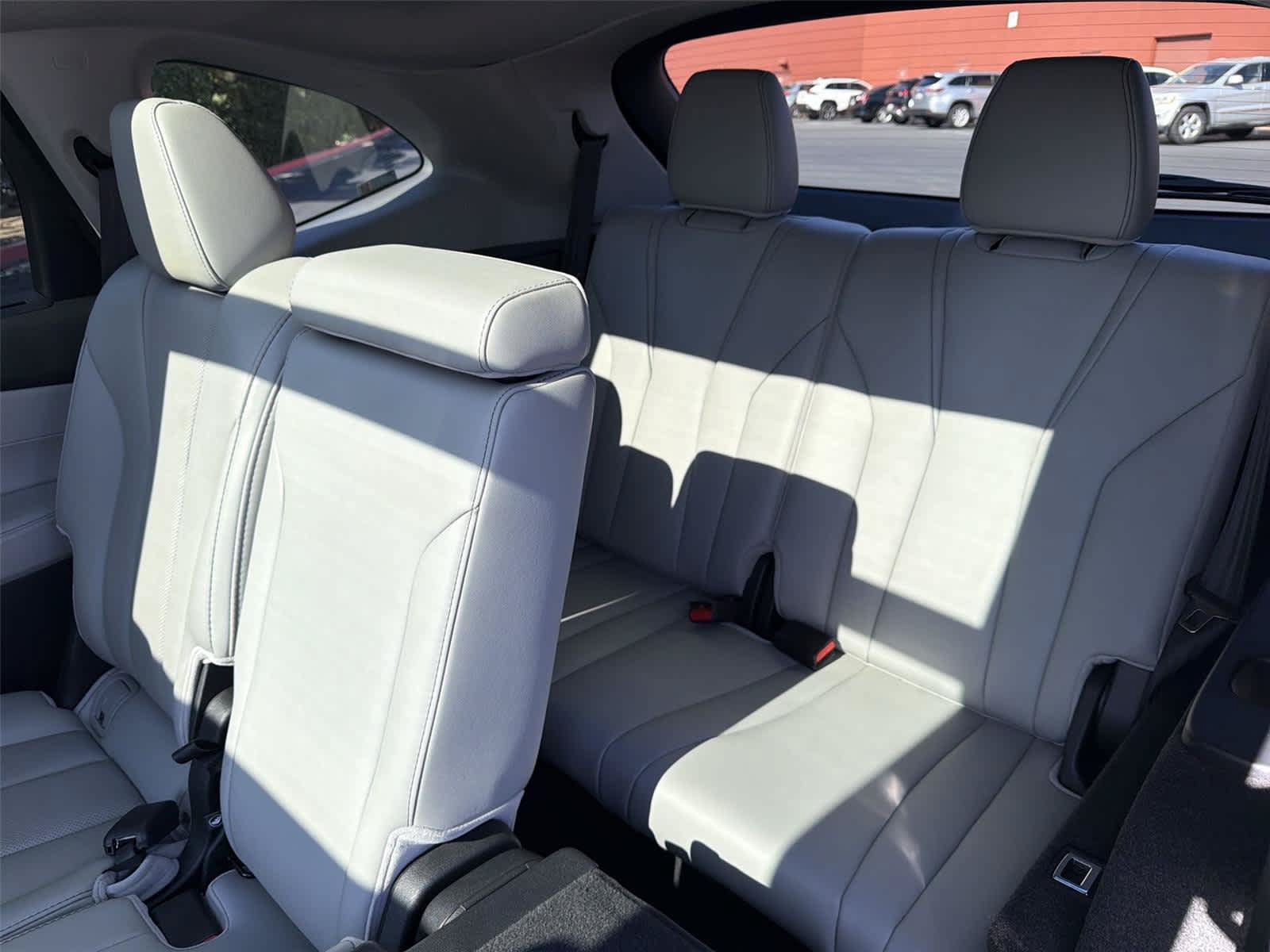 Used 2024 Acura MDX w/ Technology Package AWD/4WD image 42