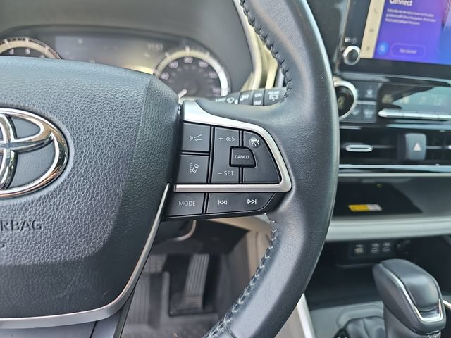 Used 2023 Toyota Highlander XLE FWD image 20