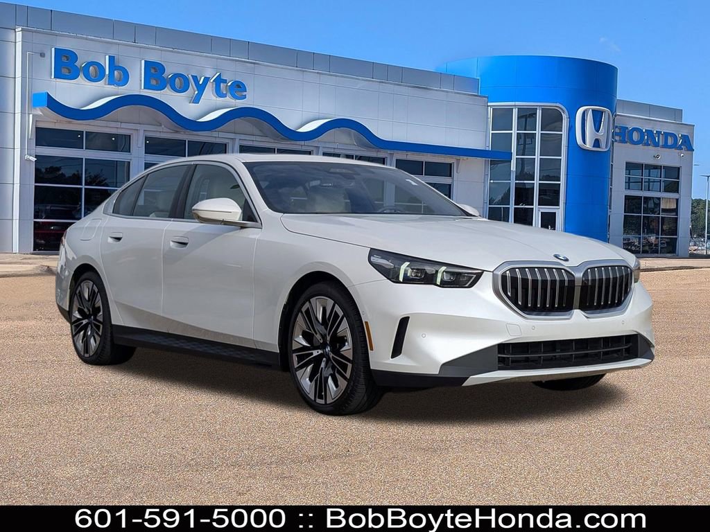 Used 2025 BMW 530i 530i image 1