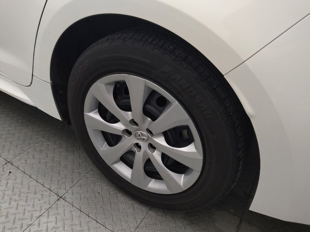 Used 2021 Toyota Corolla LE FWD image 31