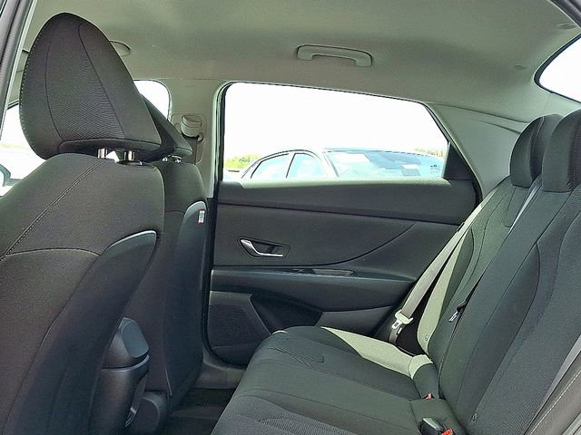 New 2026 Hyundai Elantra SE FWD image 6