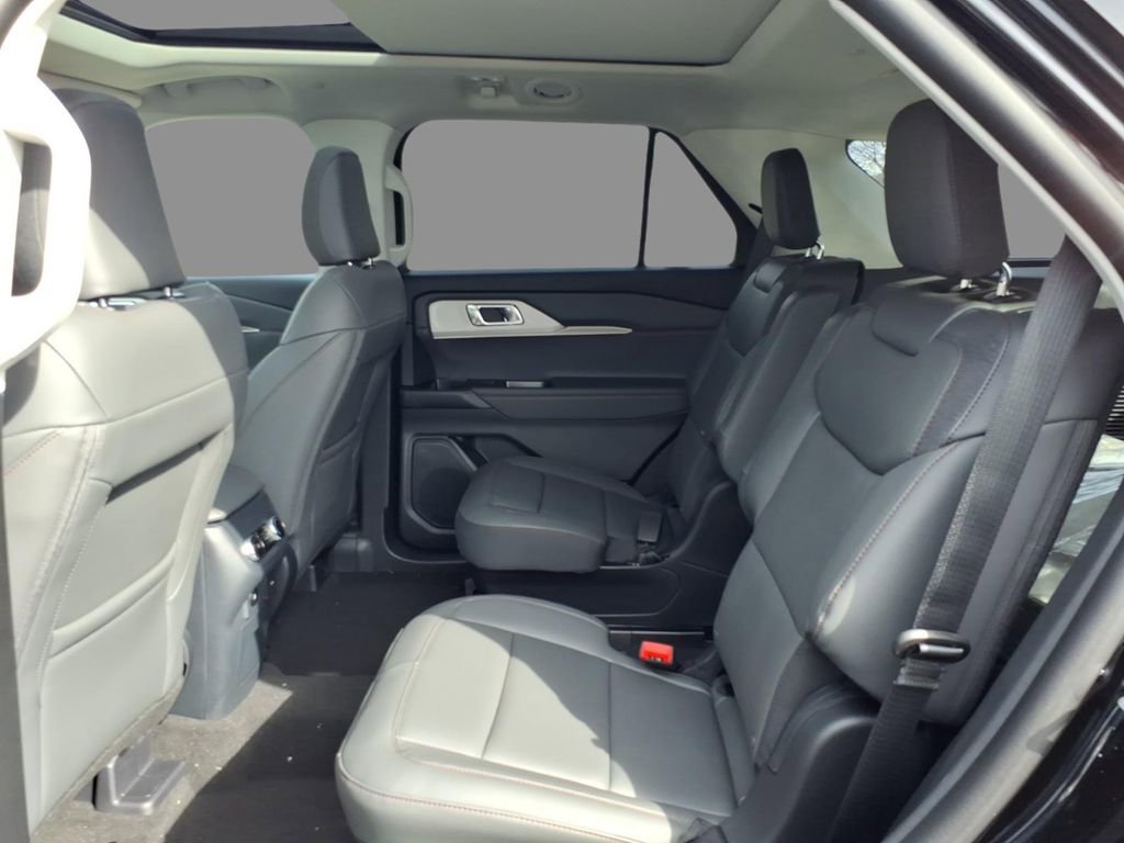 New 2026 Ford Explorer Active image 5