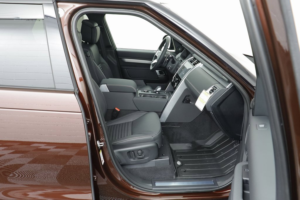 New 2026 Land Rover Discovery Limited Edition image 21