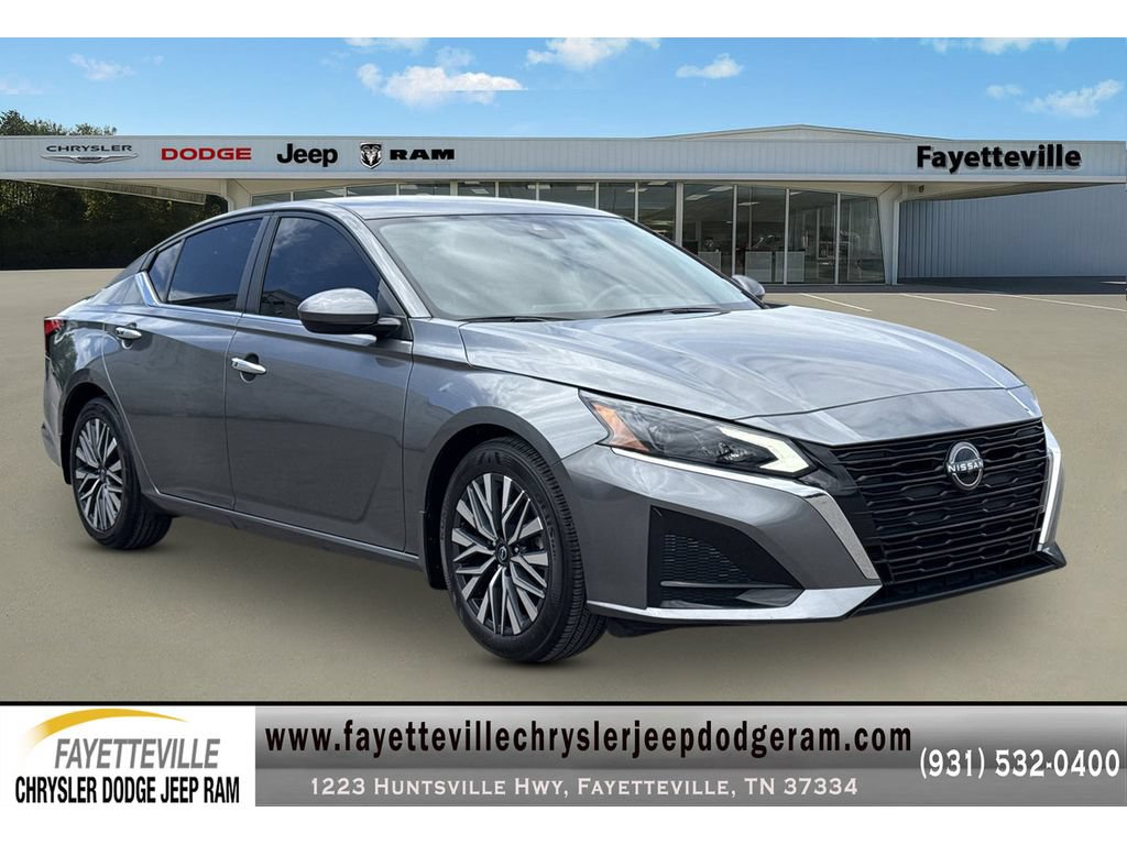 Used 2023 Nissan Altima 2.5 SV