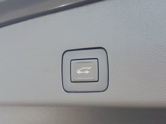 Certified 2025 Buick Encore GX Avenir w/ Avenir Convenience Package image 18