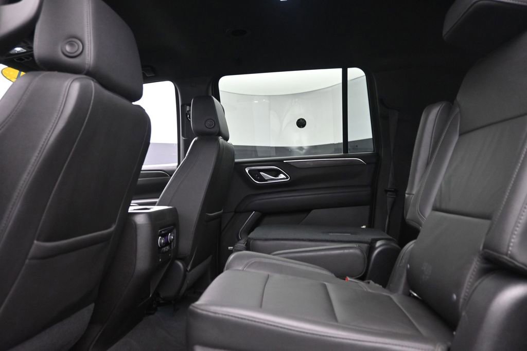 Used 2021 Chevrolet Suburban Z71 AWD/4WD image 12