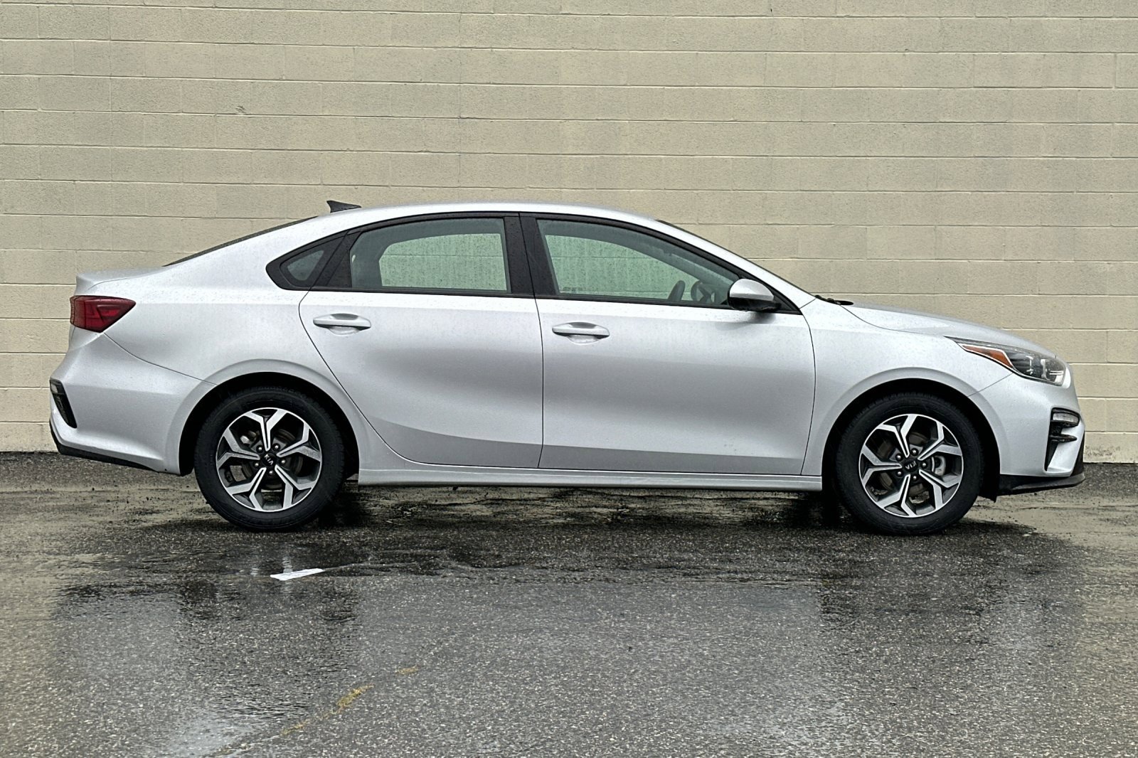Used 2020 Kia Forte LXS image 3