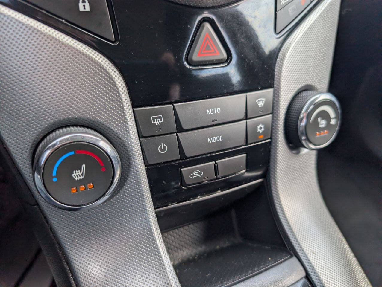 Used 2014 Chevrolet Cruze LTZ w/ RS Package FWD image 17