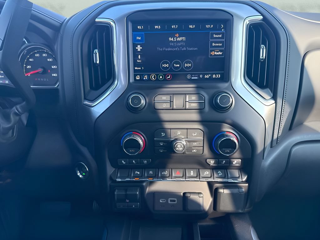 Used 2021 Chevrolet Silverado 1500 LTZ AWD/4WD image 11