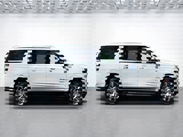 Used 2023 Chevrolet Suburban High Country image 3