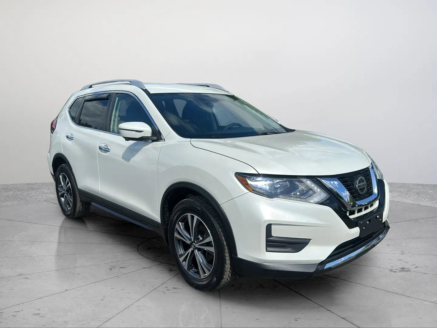 Used 2019 Nissan Rogue SV w/ Premium Package AWD/4WD image 11