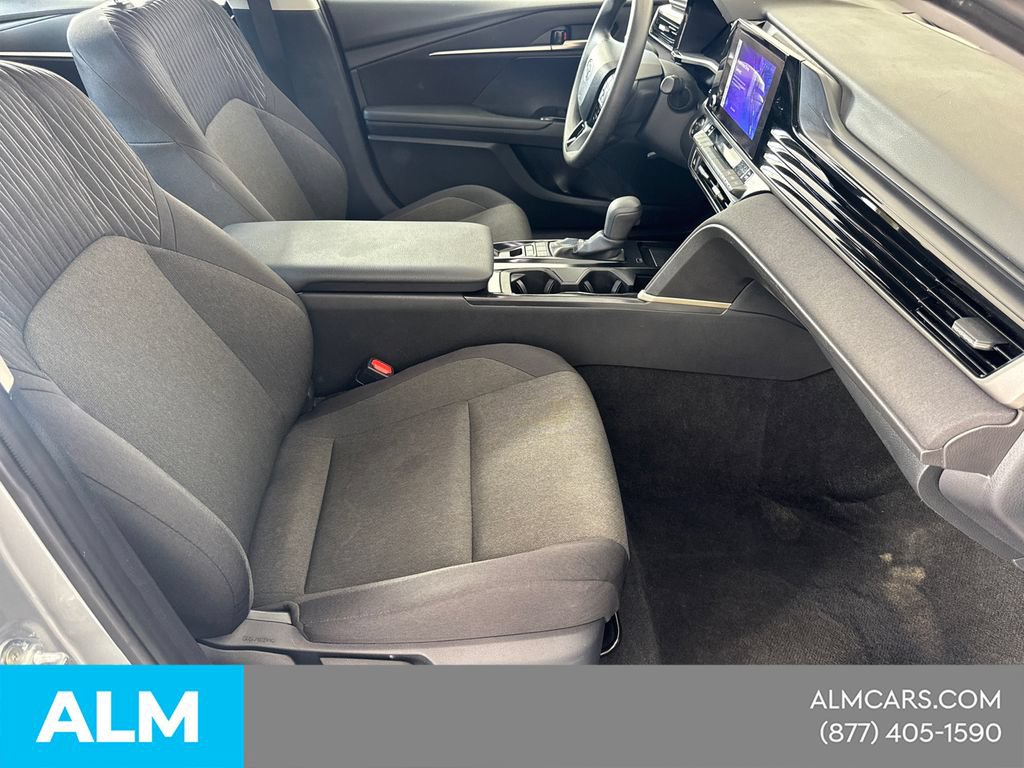 Used 2025 Toyota Camry LE FWD image 16
