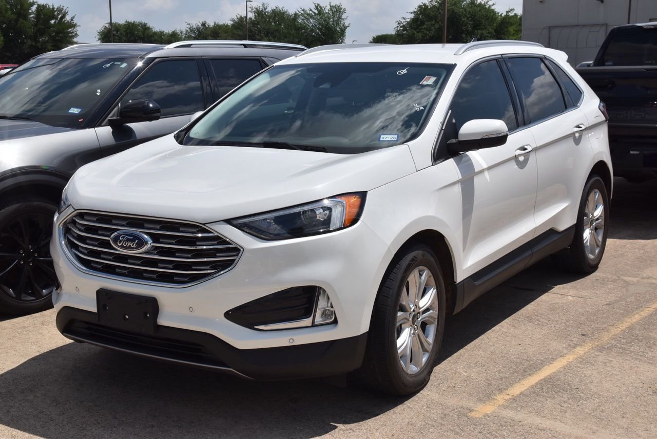 Used 2023 Ford Edge Titanium AWD/4WD image 2