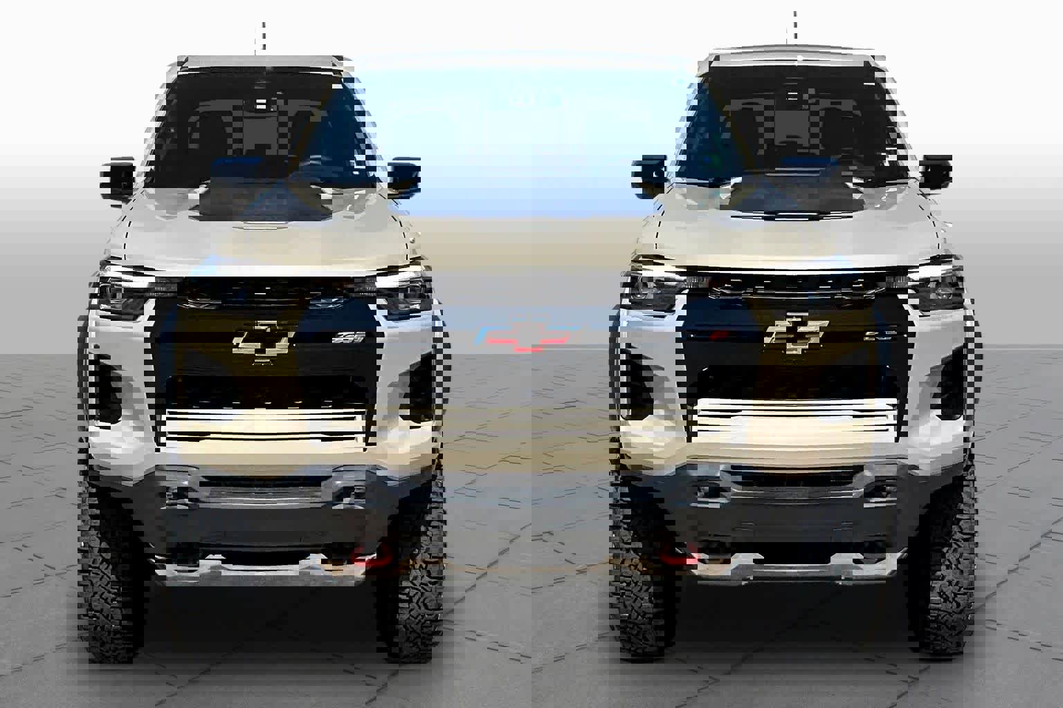 Used 2024 Chevrolet Colorado ZR2 w/ Technology Package AWD/4WD image 4