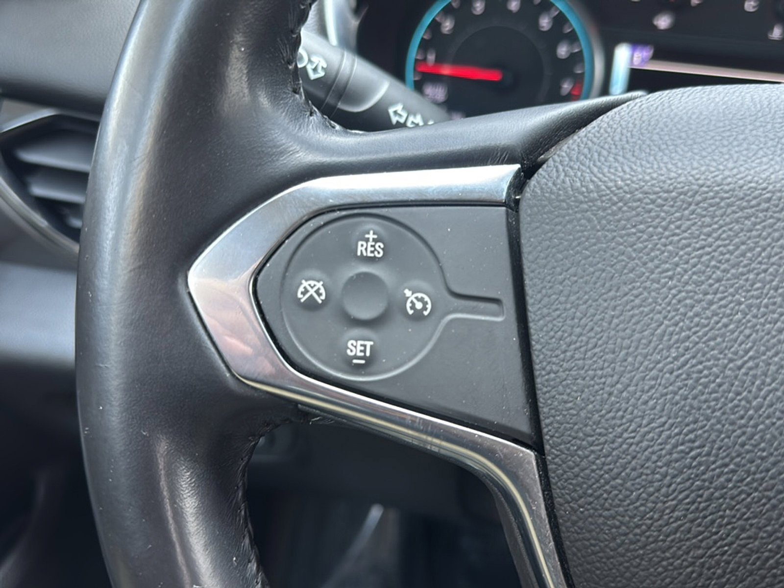 Used 2019 Chevrolet Traverse LT FWD image 34