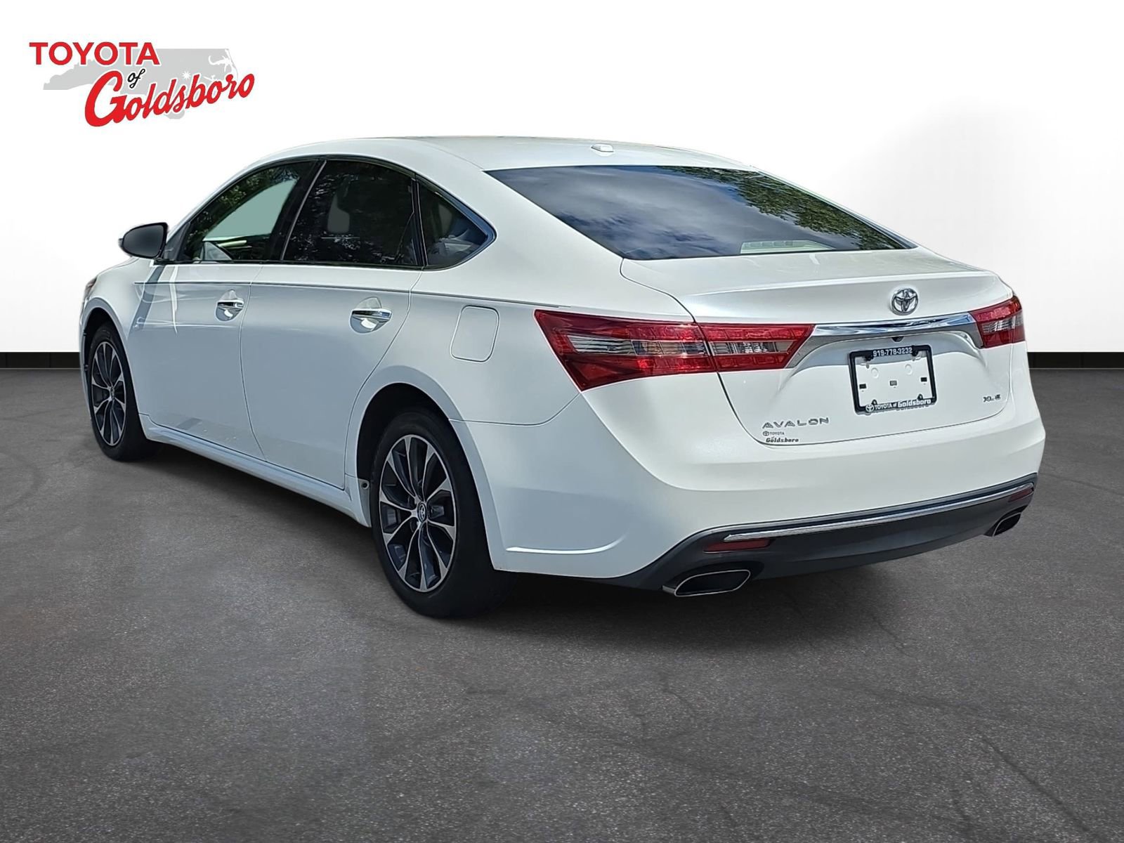 Used 2016 Toyota Avalon XLE FWD image 7