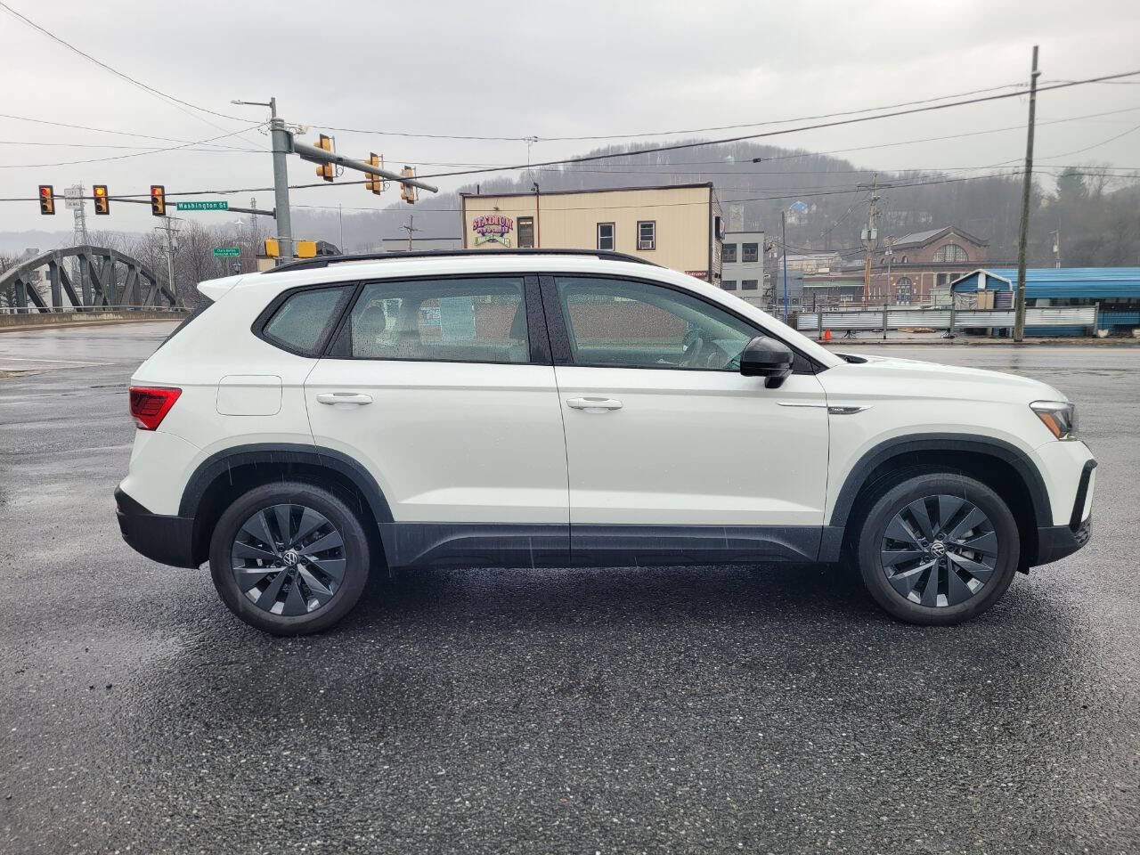 Used 2022 Volkswagen Taos S AWD/4WD image 9