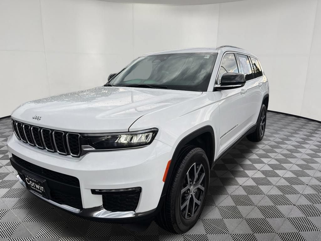 Used 2025 Jeep Grand Cherokee L Limited w/ Trailer Tow Package AWD/4WD image 3