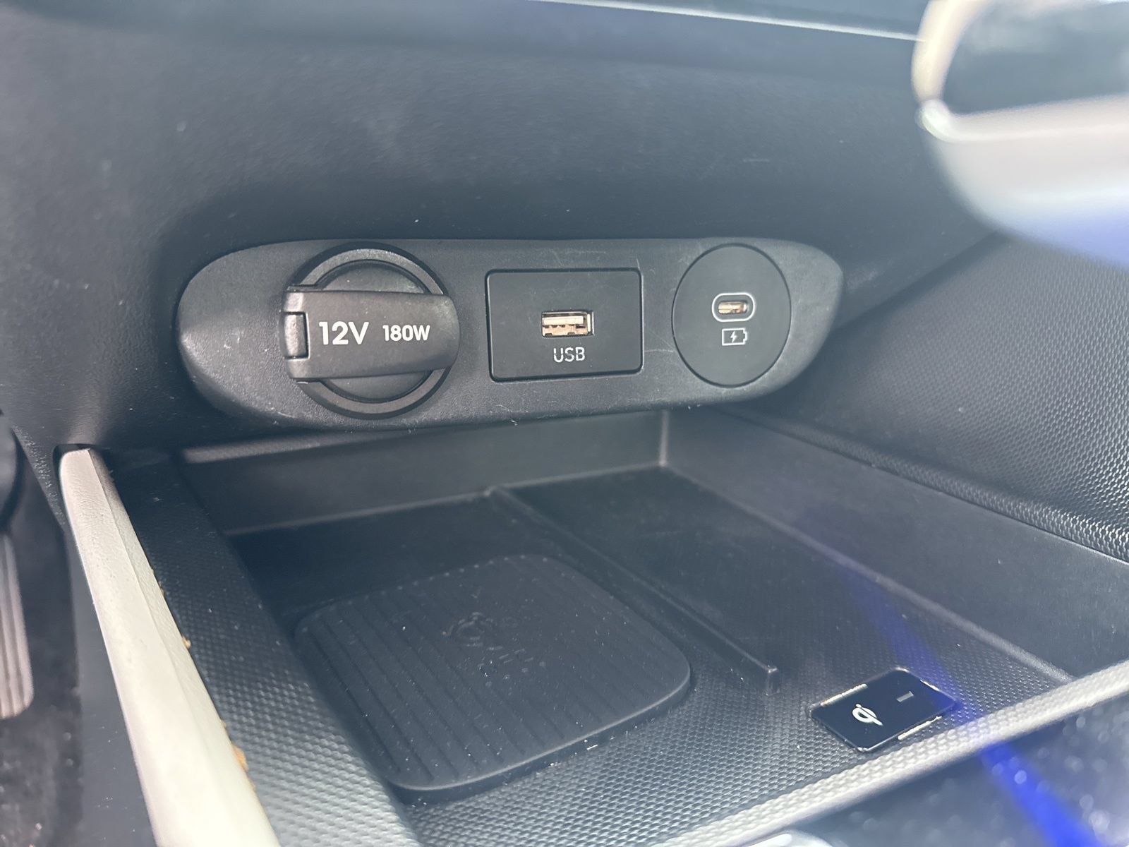 Used 2024 Hyundai Elantra Limited FWD image 27