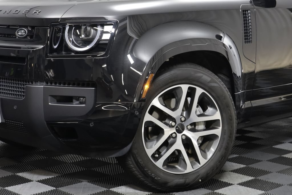 Certified 2026 Land Rover Defender 110 X-Dynamic SE AWD/4WD image 3