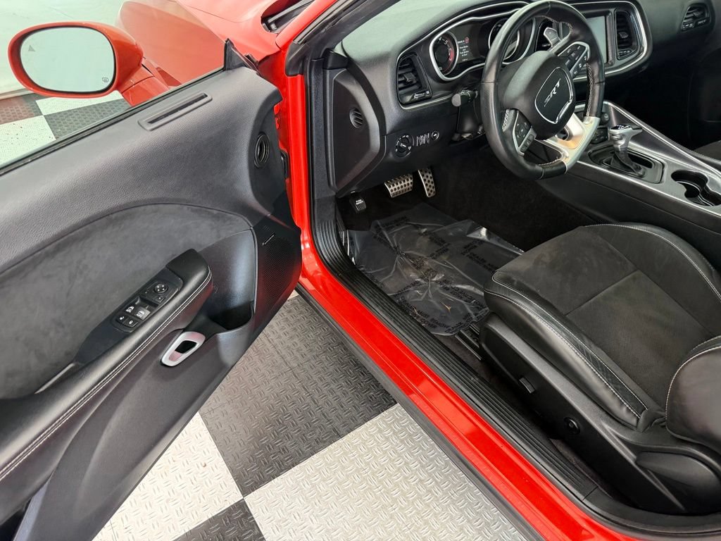 Used 2016 Dodge Challenger SRT w/ Technology Group RWD image 23