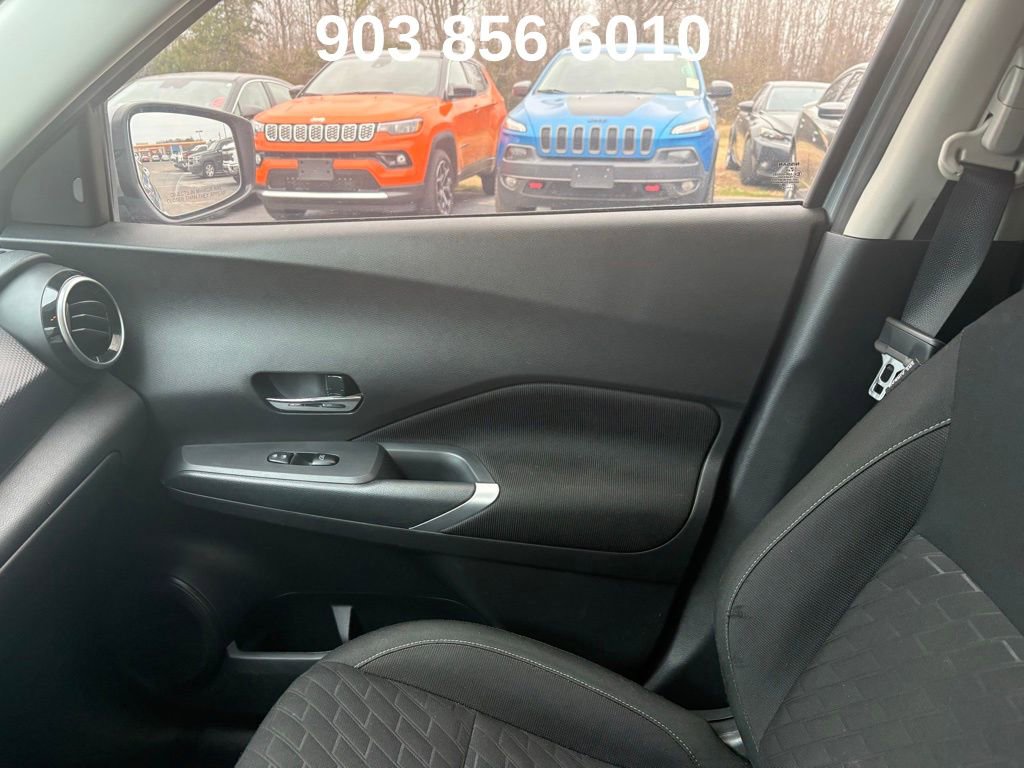 Used 2024 Nissan Kicks SV image 9