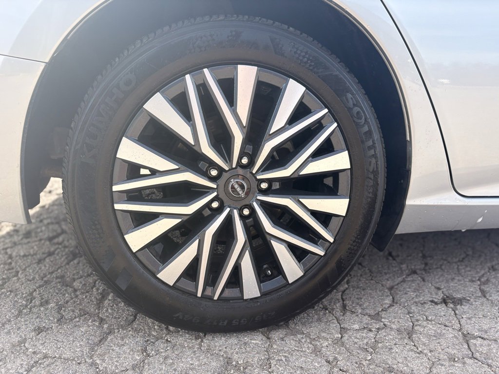 Used 2024 Nissan Altima 2.5 SV image 10