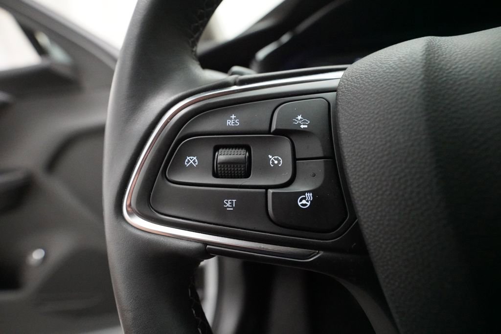 Used 2023 Buick Envision Essence FWD image 18