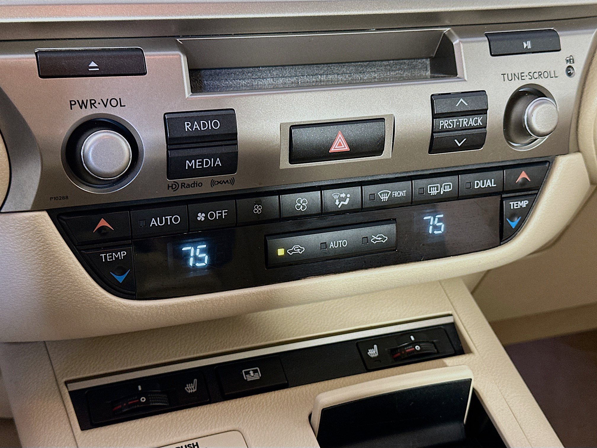 Used 2013 Lexus ES 300h w/ Premium Pkg FWD image 22