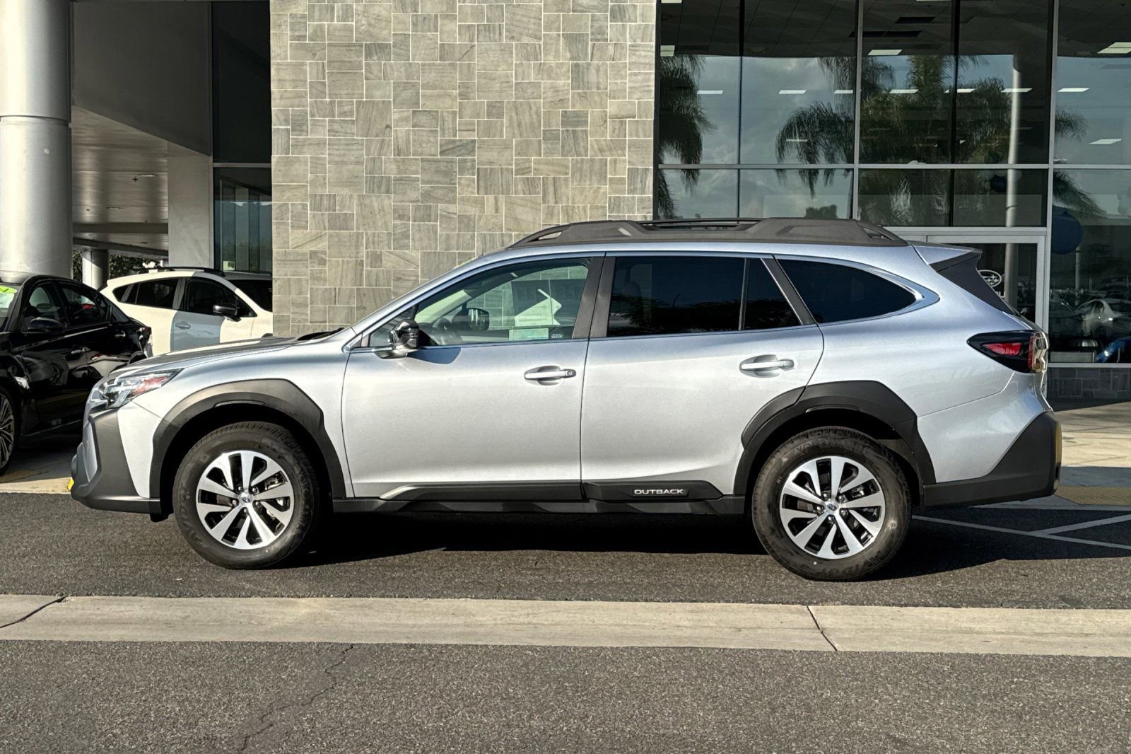 Certified 2025 Subaru Outback Premium image 9