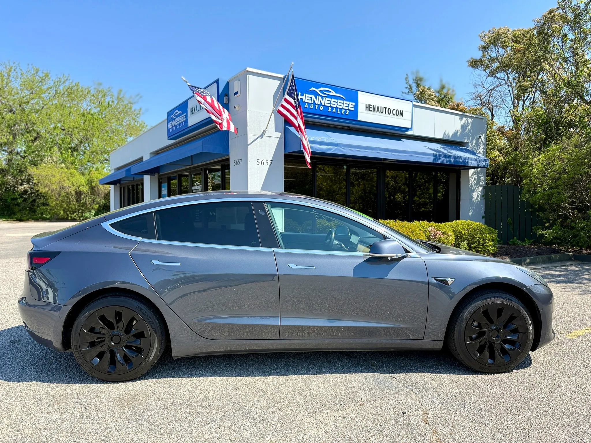 Used 2018 Tesla Model 3 Long Range image 3