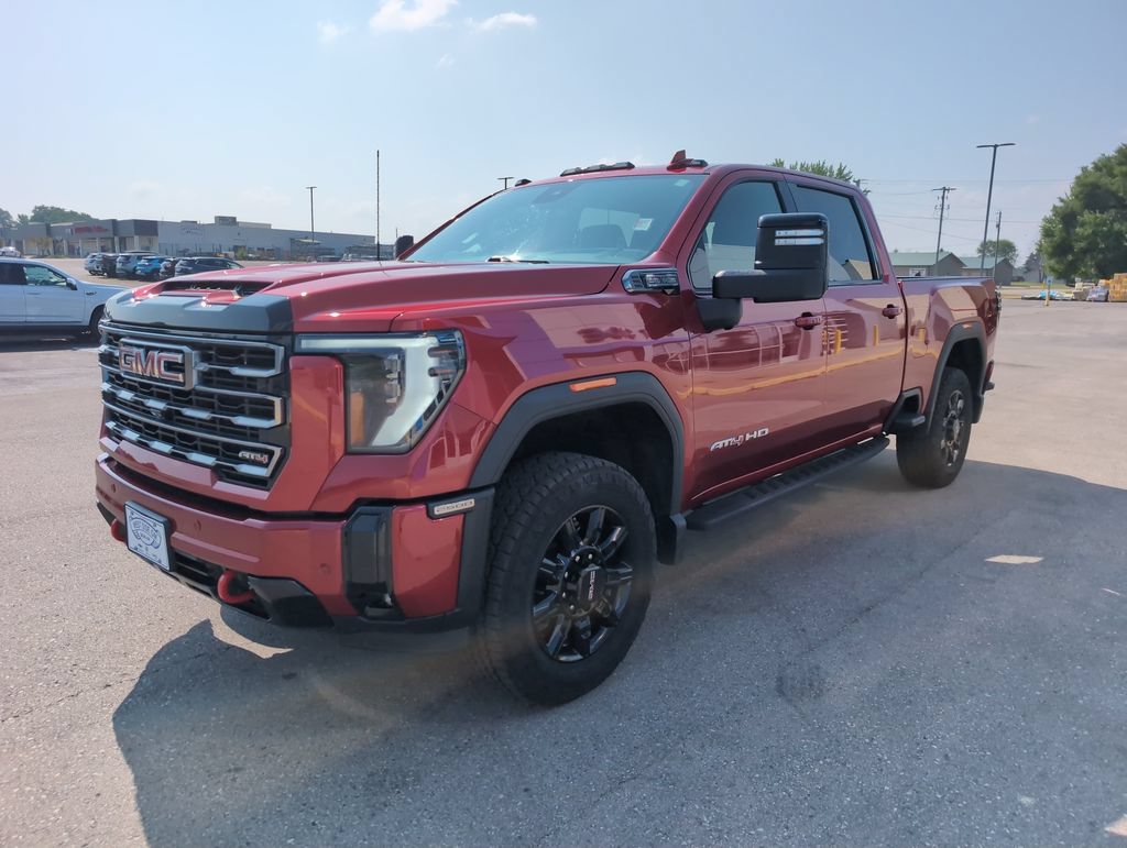 Used 2025 GMC Sierra 2500 AT4 w/ AT4 Premium Plus Package AWD/4WD image 4