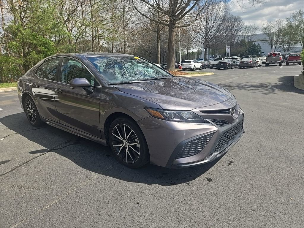 Used 2024 Toyota Camry SE w/ Cold Weather Package image 12