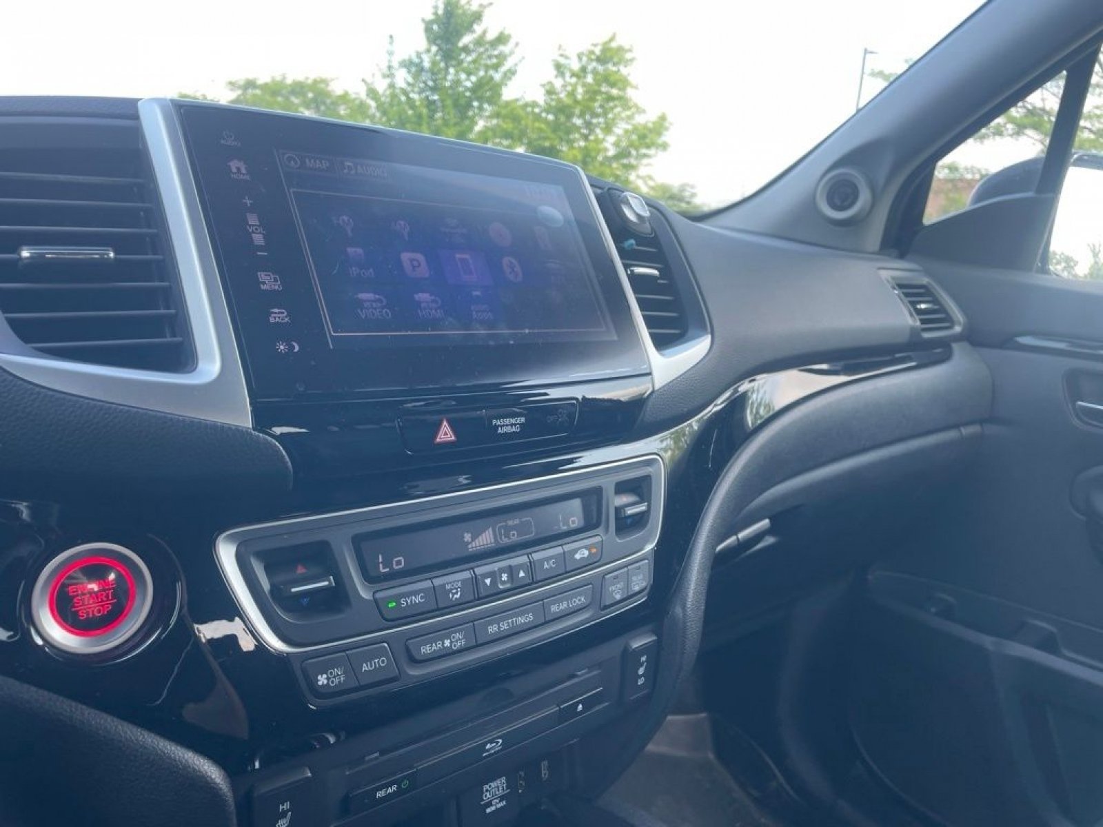 Used 2017 Honda Pilot Touring image 16